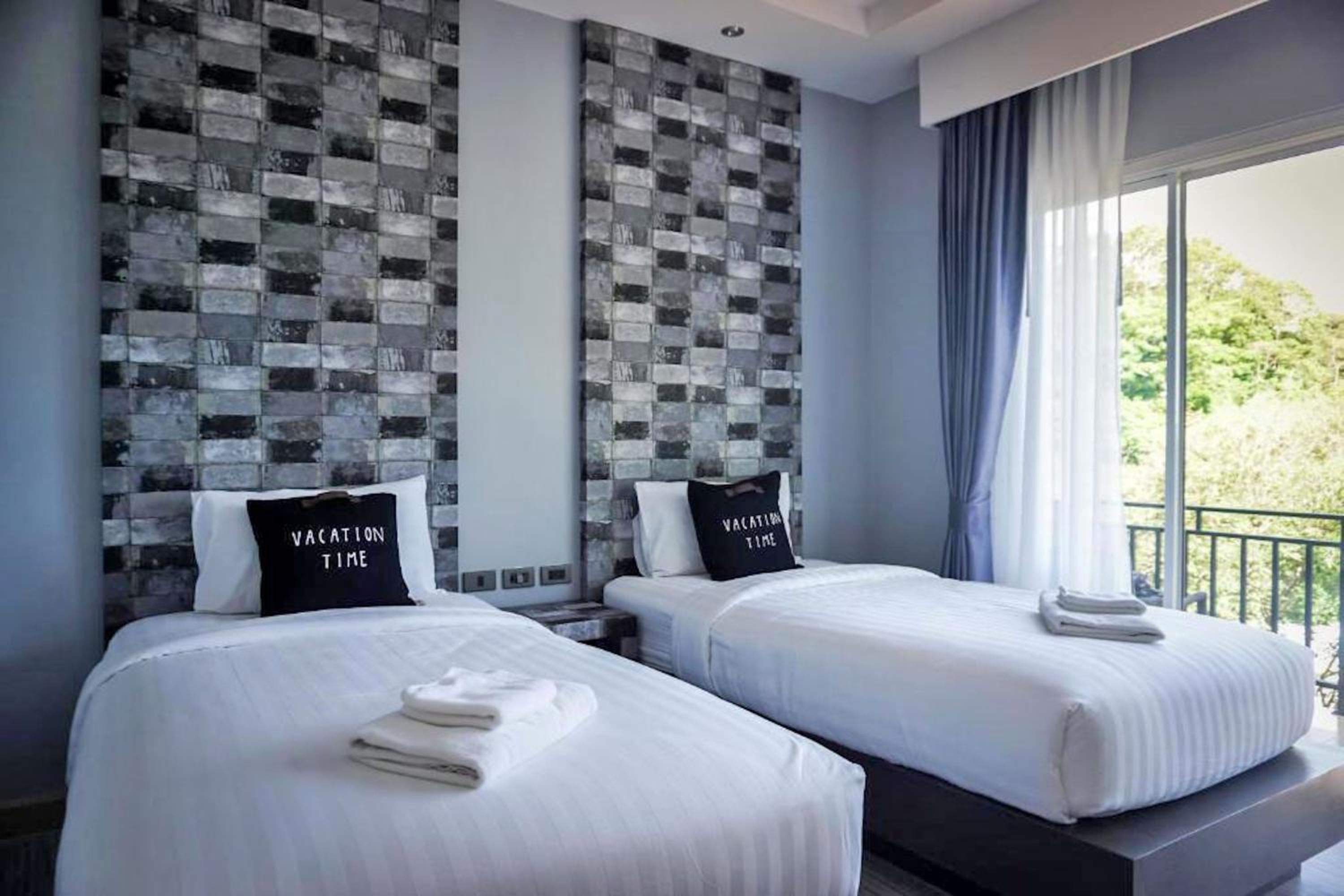 Twin Room with Mountain View