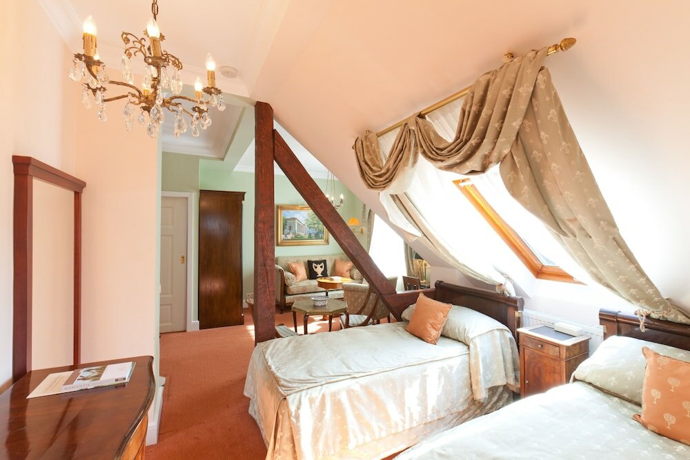 Superior Twin Room, City View