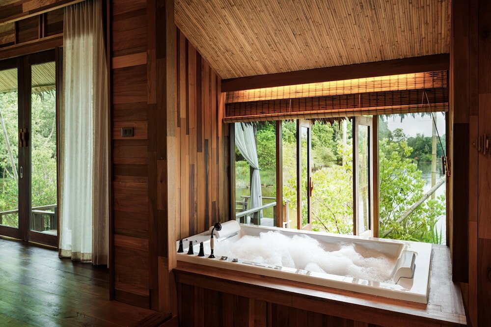 Jetted Tub Suite Water Villa - Free schedules shuttle to Aonang Beach, Railay Beach