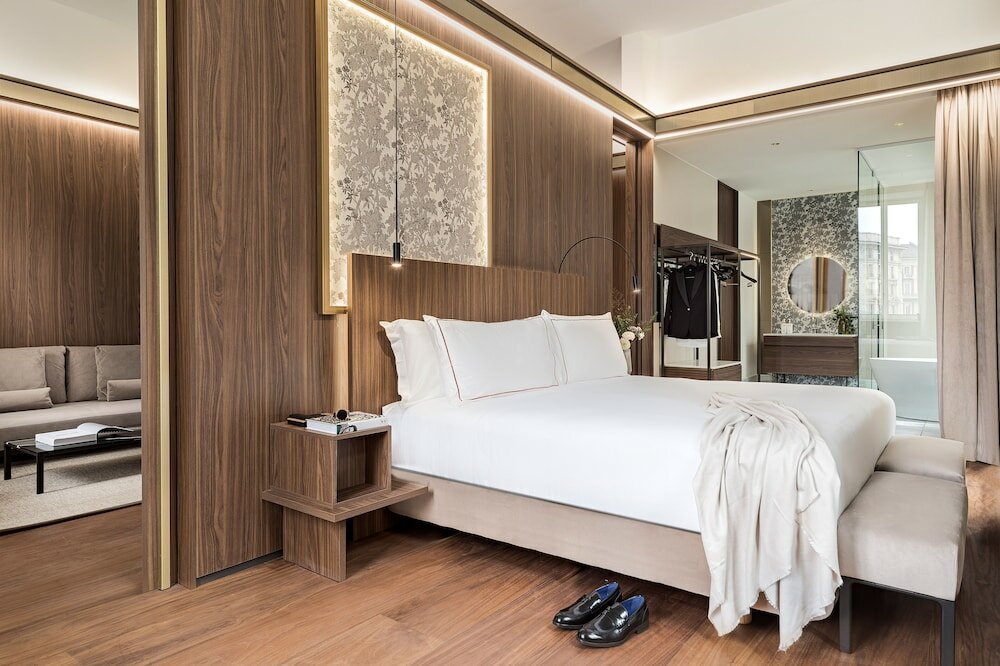 Suite (Sforza, 2+1)