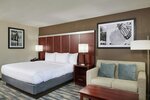 Номер, 1 двуспальная кровать «Кинг-сайз» в DoubleTree by Hilton Raleigh Crabtree Valley