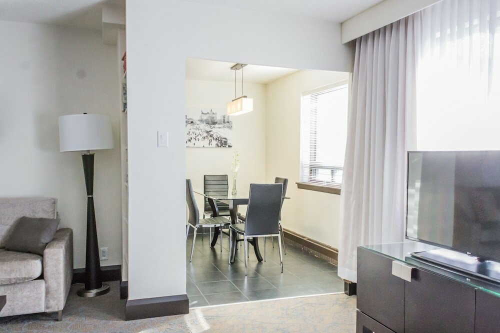 Executive Suite, 1 King Bed with Sofa bed