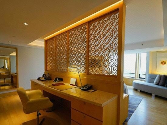 Deluxe River-view Twin Room