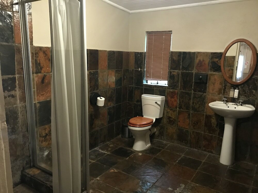 Family Room, 2 Bedrooms