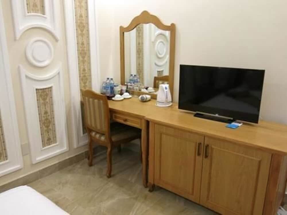 Deluxe Room, No Windows