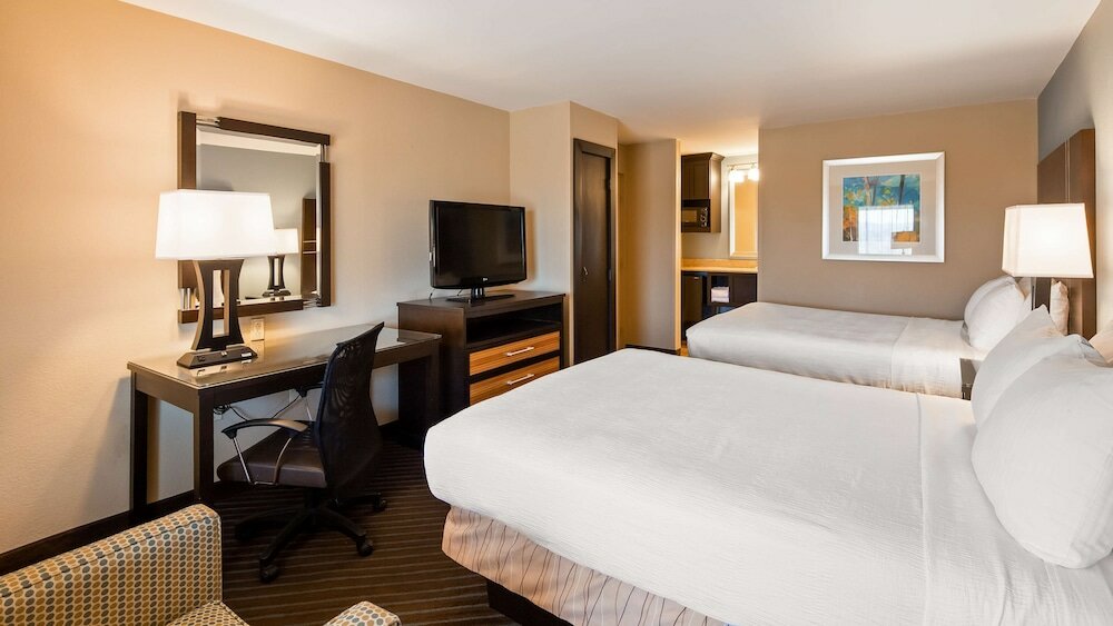 Standard Room, 2 Double Beds, Non Smoking, Refrigerator & Microwave