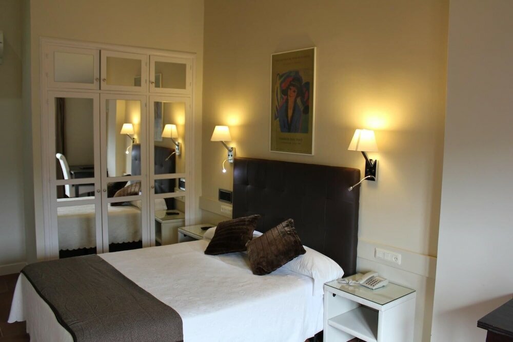 Double or Twin Room, Mountain View