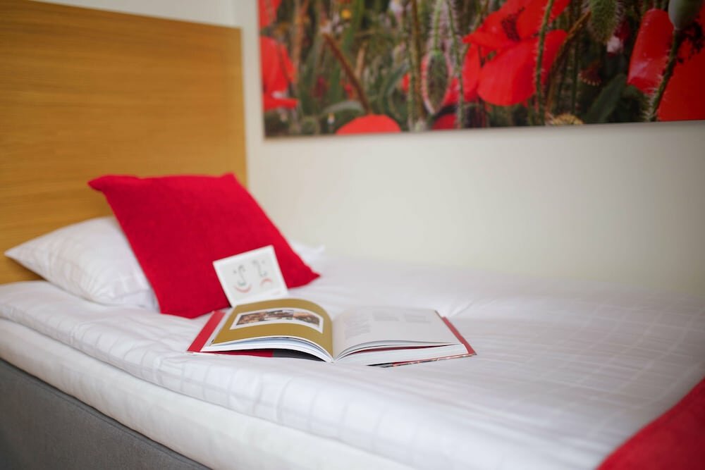 Economy Room, 1 Queen Bed (30m from main building)