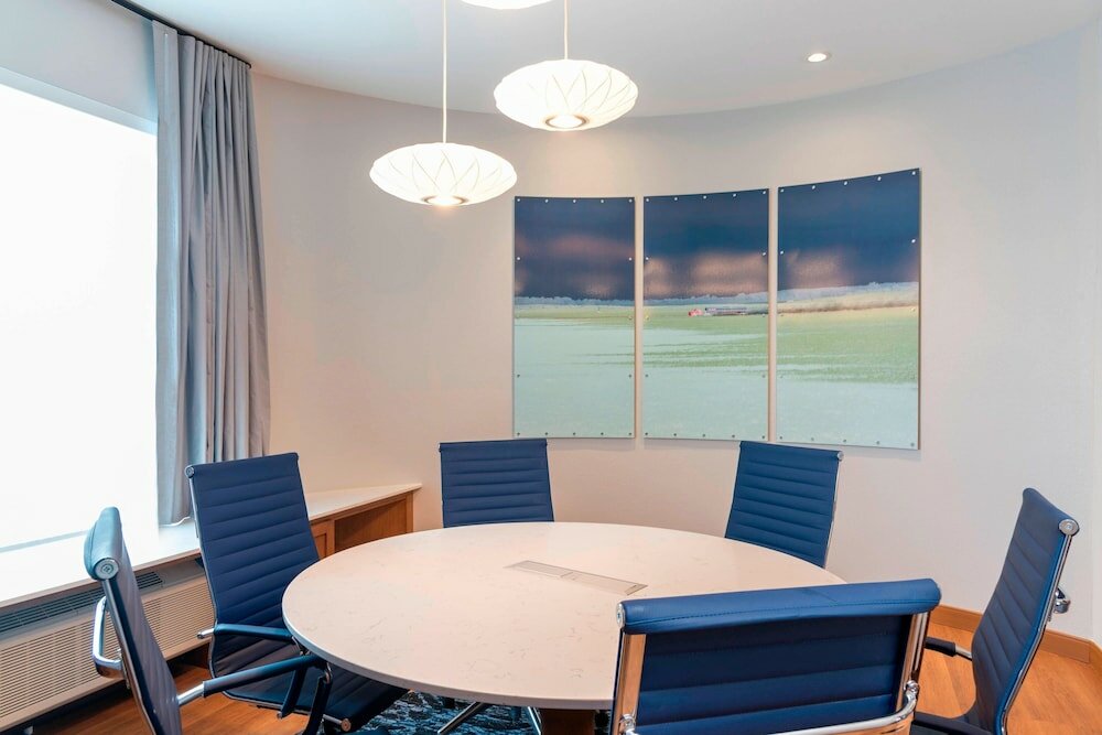 Business Suite, 1 King Bed