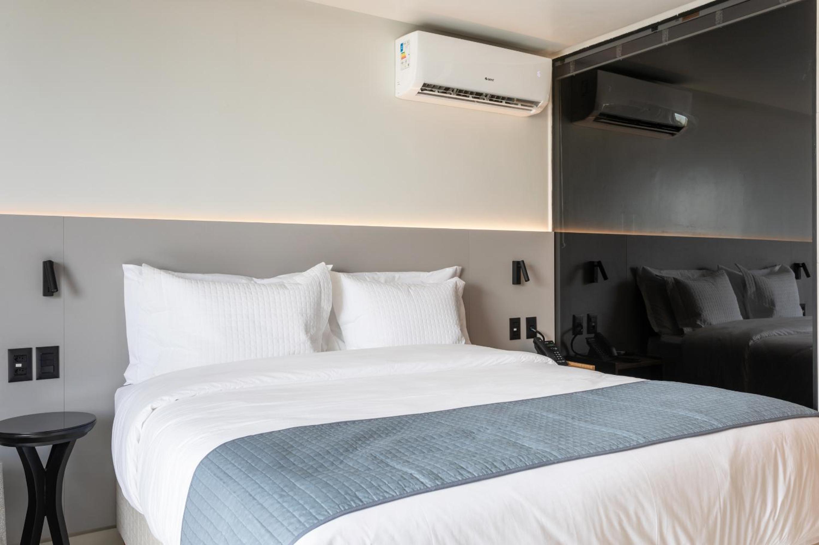 Deluxe Suite with Spa Bath