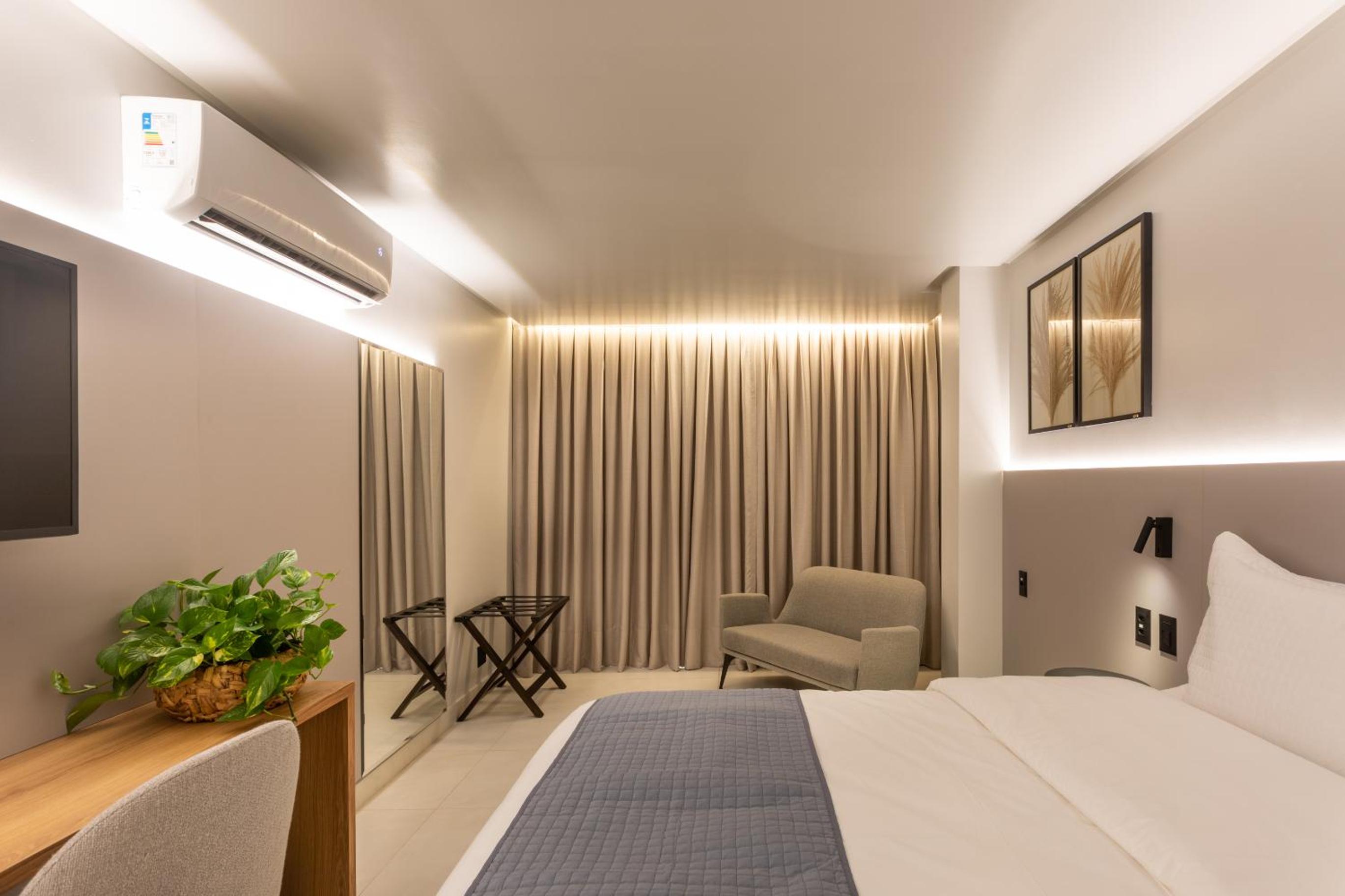 Deluxe Suite with Spa Bath