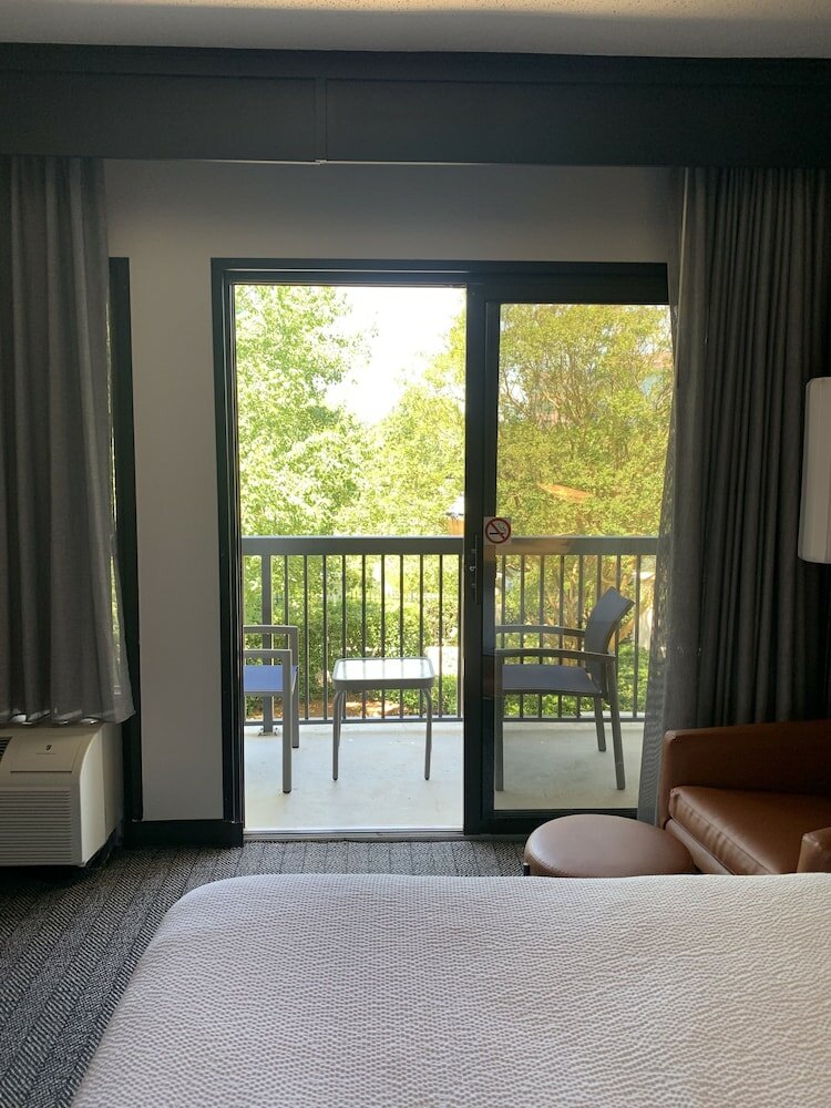 Room, 2 Queen Beds (Mobility Accessible, Tub)