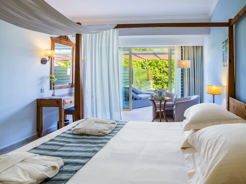 Junior Suite, Private Pool (Fisherman's) в Olympic Lagoon Resort Paphos