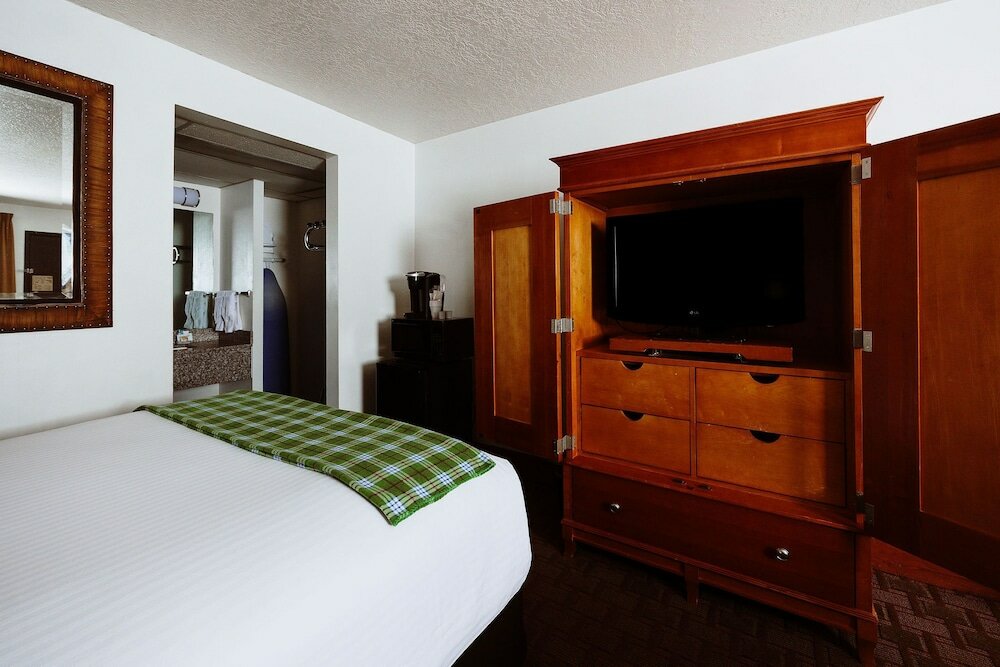 Standard Room, 2 Queen Beds, Non Smoking (Pet Friendly)