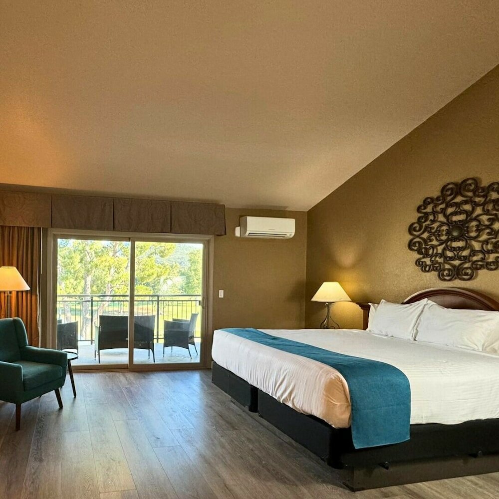 Mobility Accessible, 1 King Bed, Golf View