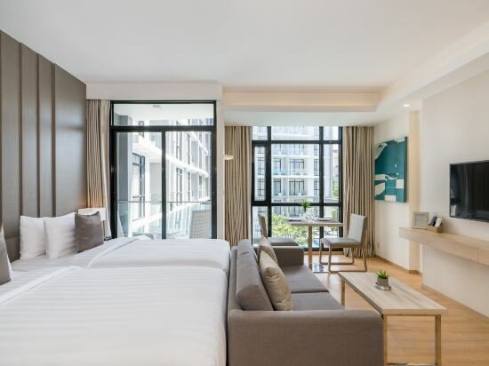 Deluxe Twin Room With Pool View