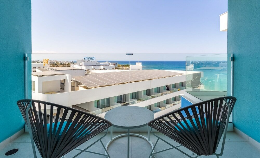 Deluxe Suite, Sea View (Front)