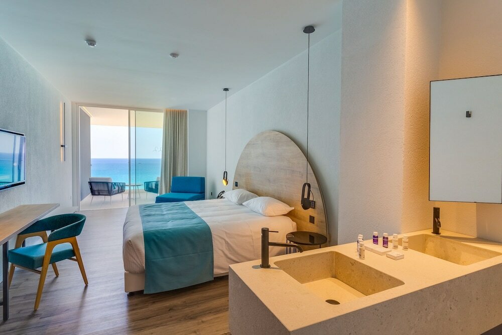 Deluxe Suite, Sea View (Front)