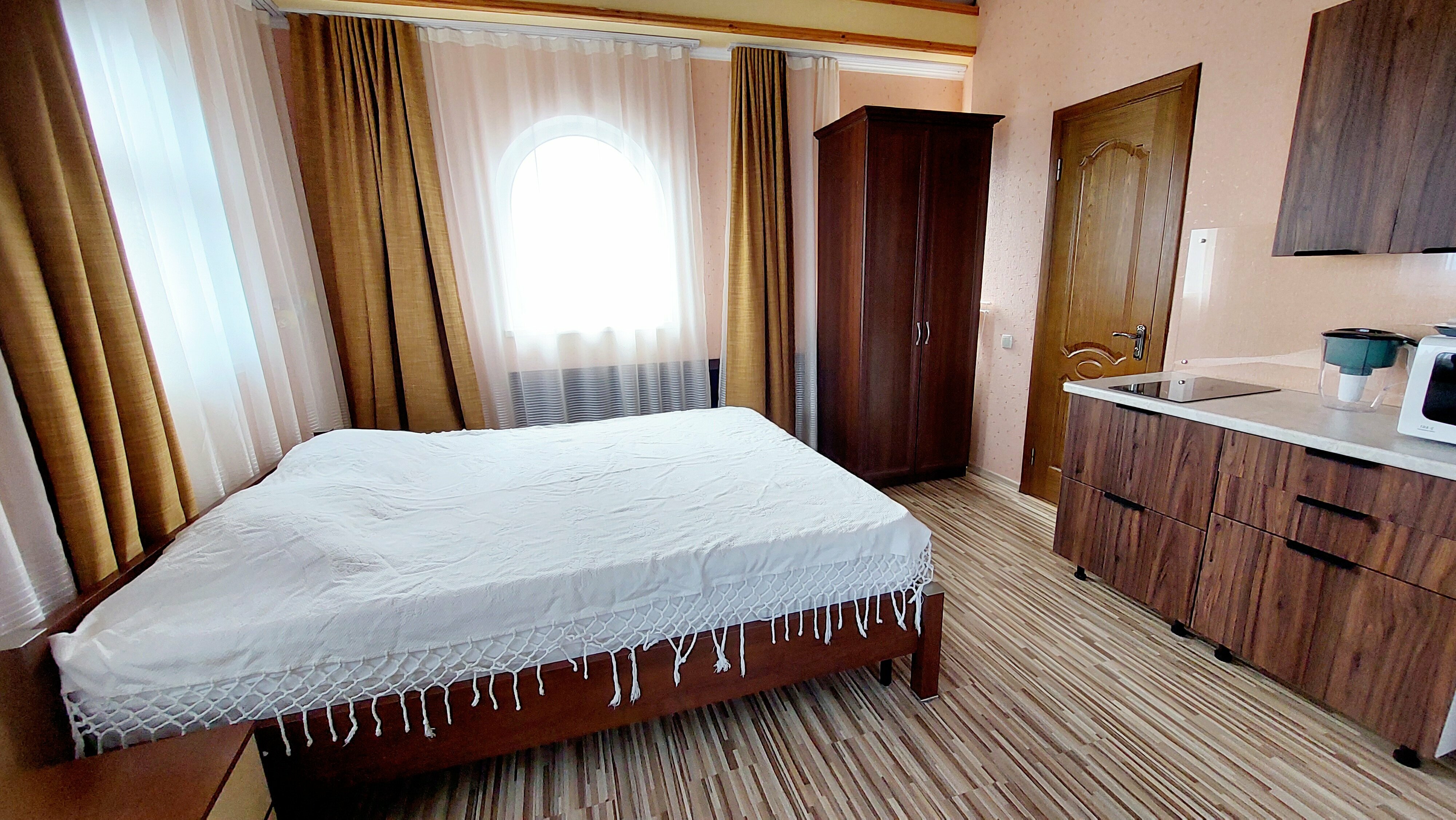 Стандарт 36, 4й этаж, кухня, вид на море