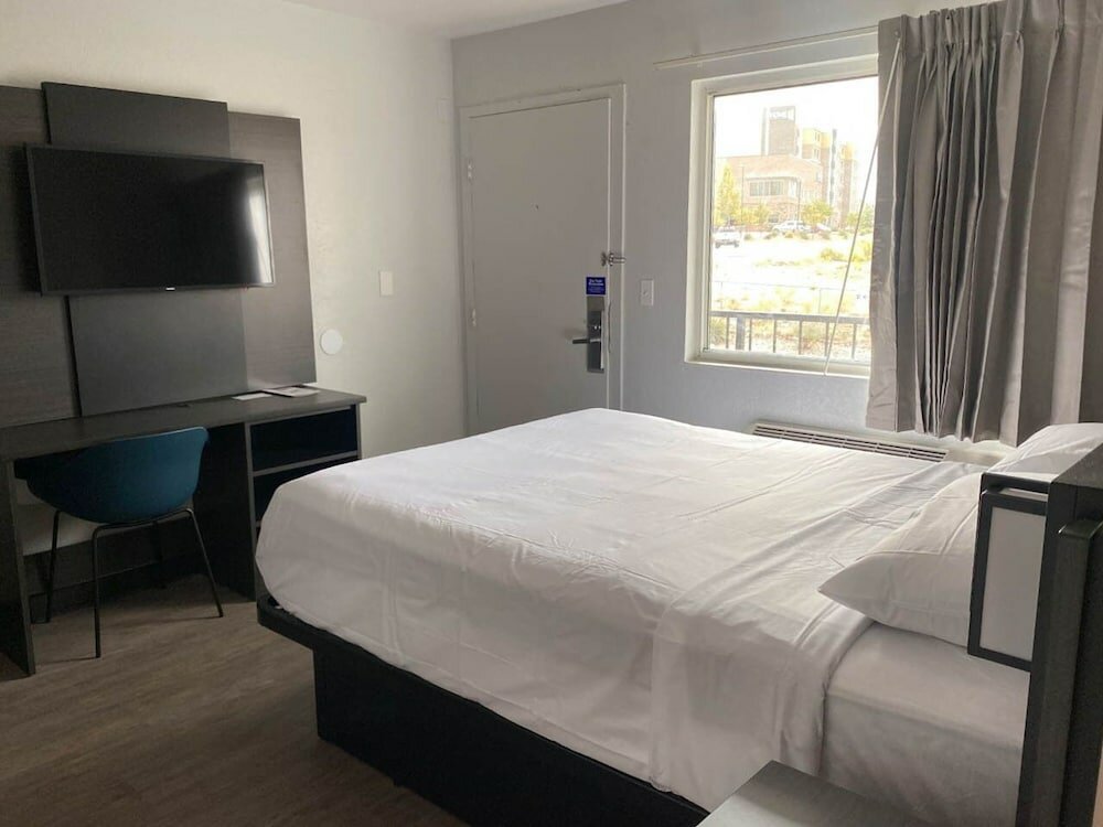 Deluxe Room, 1 Double Bed, Non Smoking, Refrigerator & Microwave