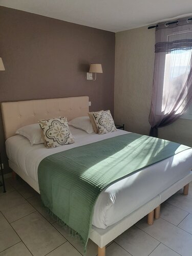 Улучшенный двухместный номер с 1 двуспальной кроватью в Hotel Le Mas Des Quintrands