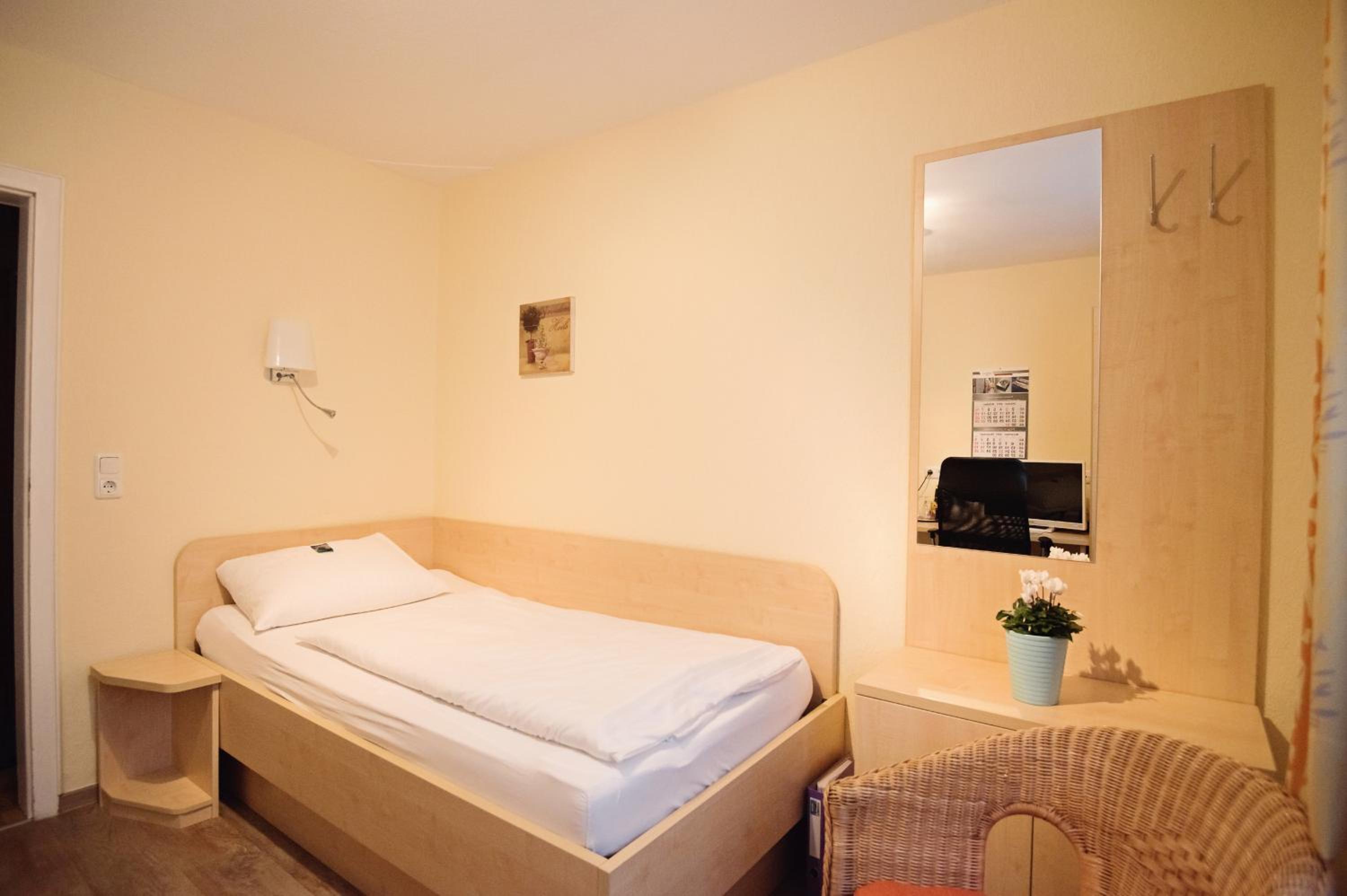 Economy Single Room