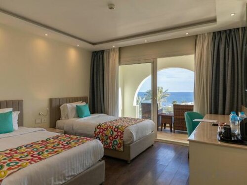 Family Jacuzzi Suite– Posh Club в Sunrise Montemare Resort Grand Select