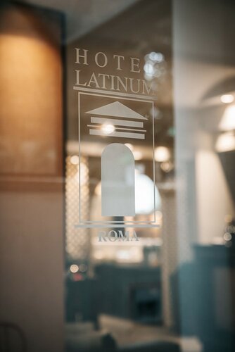 Двухместный номер с 1 двуспальной кроватью (Extra Bed) в Hotel Latinum