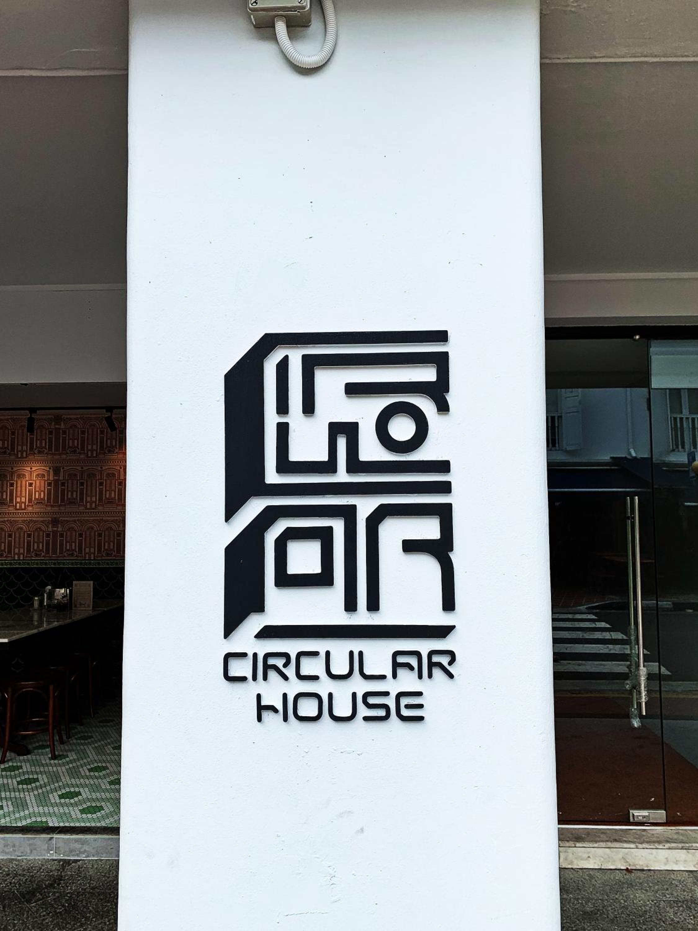 King Pod In Mixed Dorm