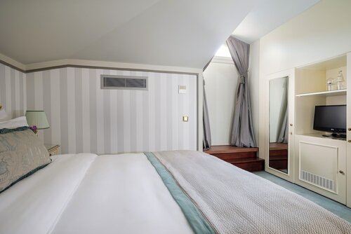 Стандартный номер в Bosphorus Palace Hotel