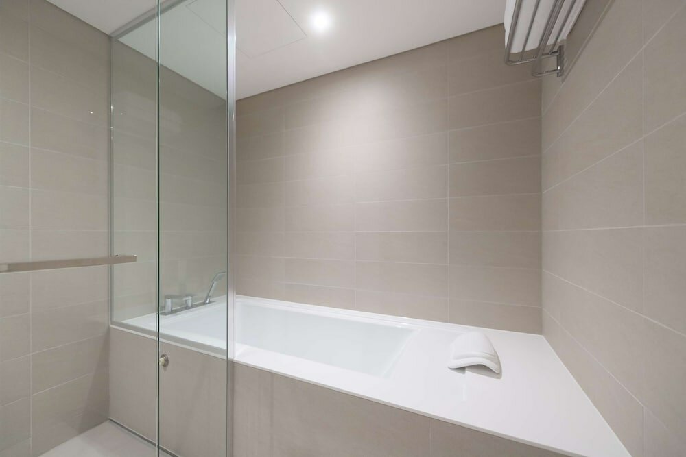 Deluxe Suite, 2 Double Beds, Non Smoking, Bathtub (Mini Fridge)