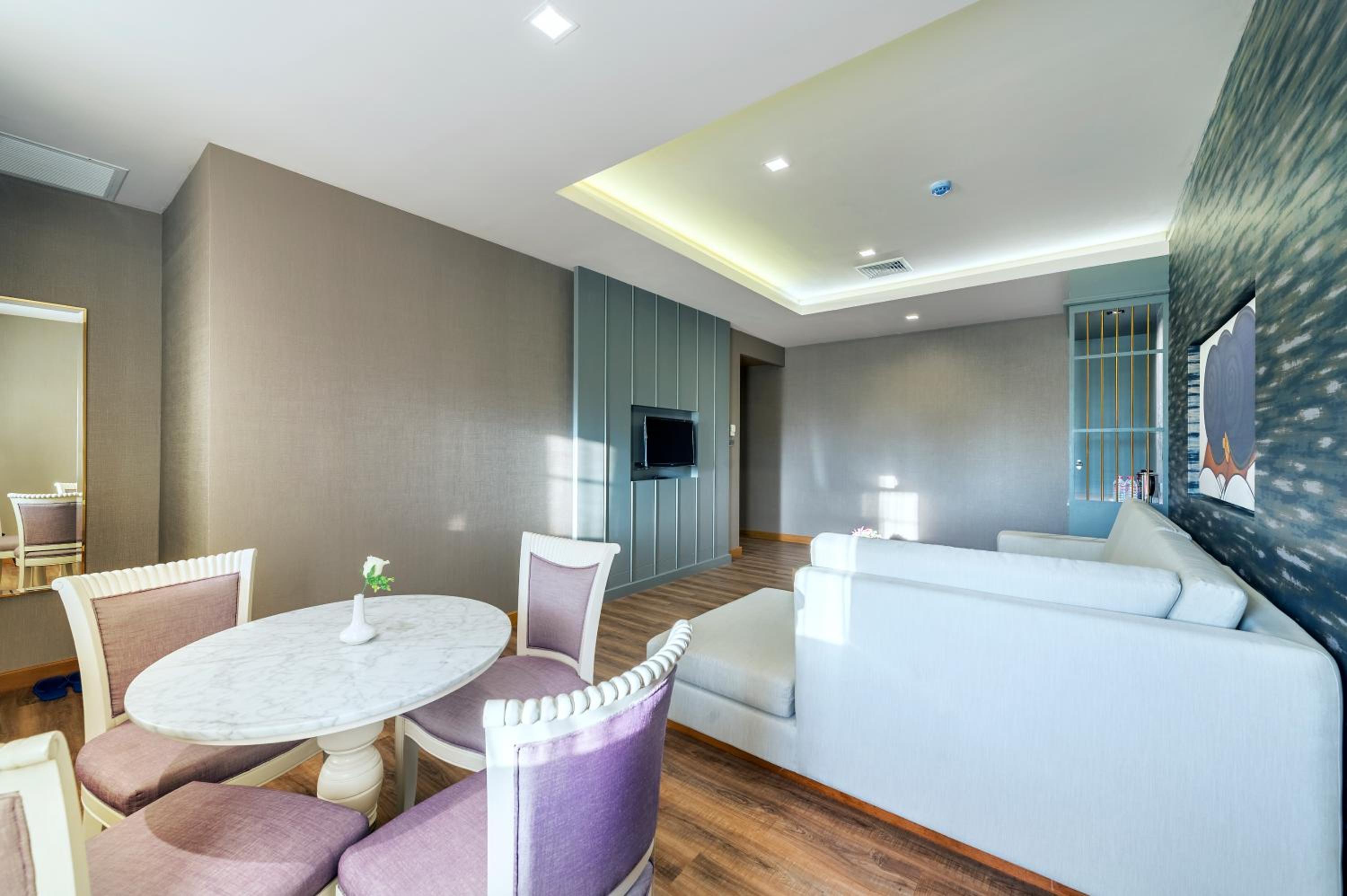 Two-Bedroom Suite