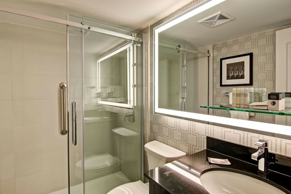 Deluxe Suite, 1 King Bed, Non Smoking, Kitchen