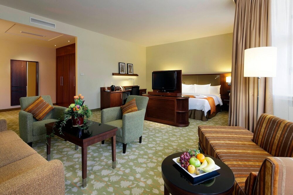 Superior Room, 1 King Bed, City View