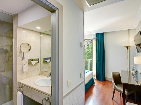 Classic Double Room With View