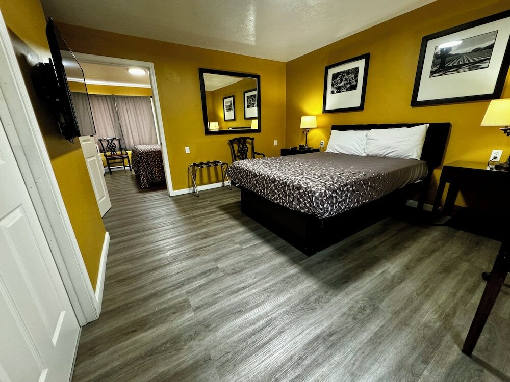 2 Bedroom Executive Suite: Double Queen