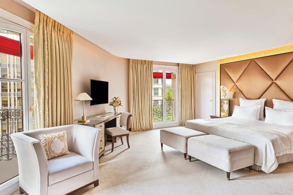 Junior Suite (Deluxe)