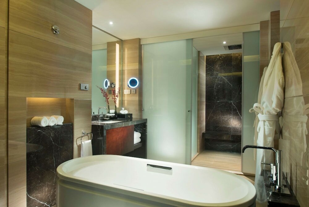 KING EXECUTIVE SUITE WITH LOUNGE ACCESS