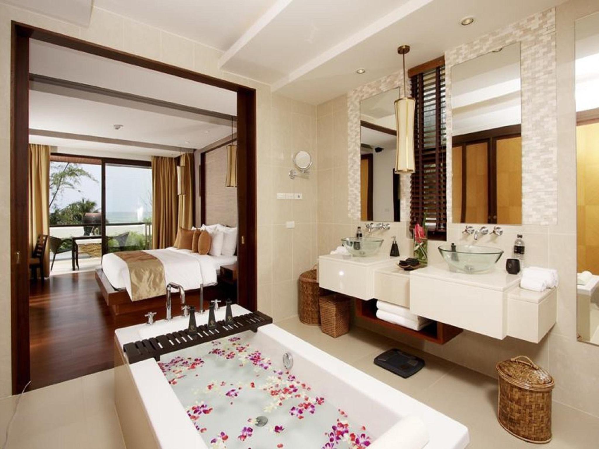 Two-Bedroom Seaview Pool Suite 