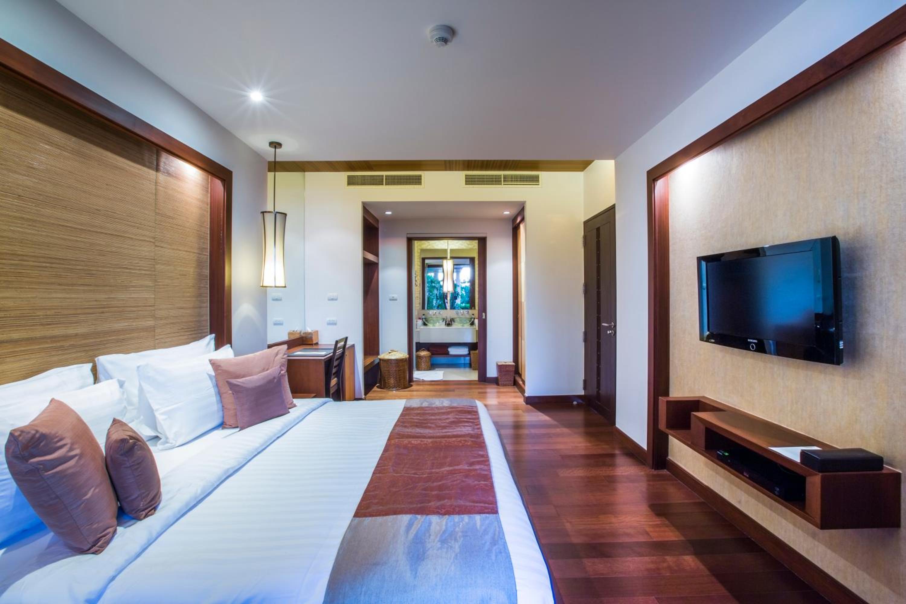 Two-Bedroom Seaview Pool Suite 