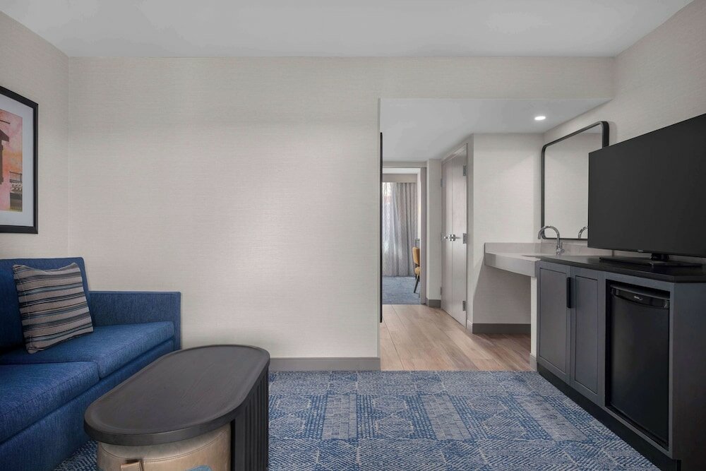 Room, 1 King Bed, Non Smoking