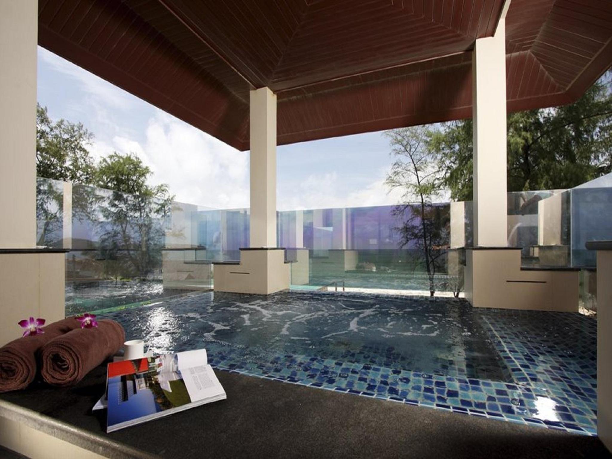 Three-Bedroom Royal Jacuzzi Penthouse 