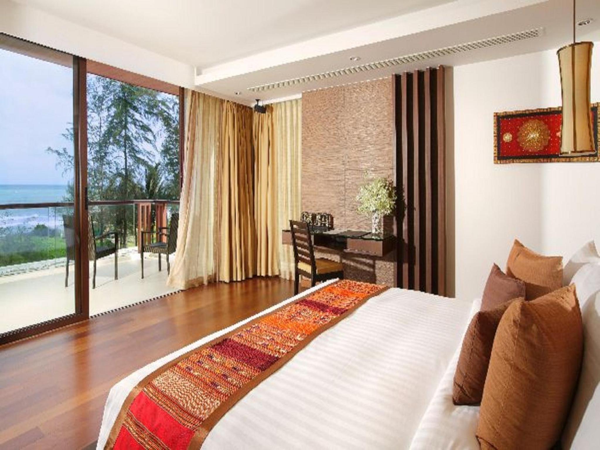 Three-Bedroom Royal Jacuzzi Penthouse 