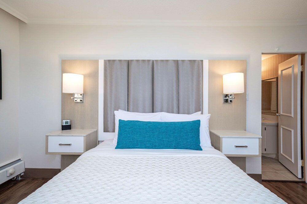 Suite, 1 King Bed, Refrigerator, Harbor View (with Sofabed)