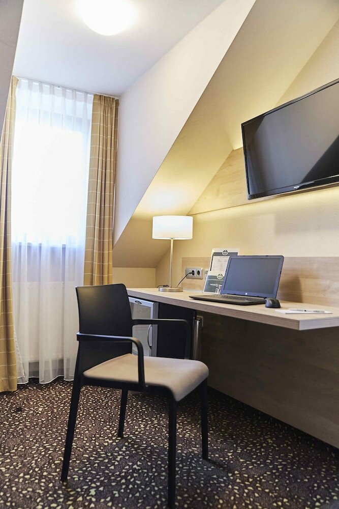 Deluxe Double Room Single Use, Air conditioning