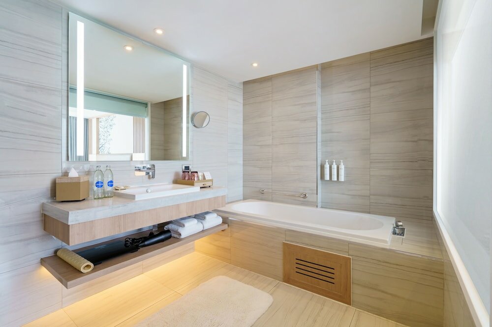 Deluxe Suite, 1 Bedroom, City View