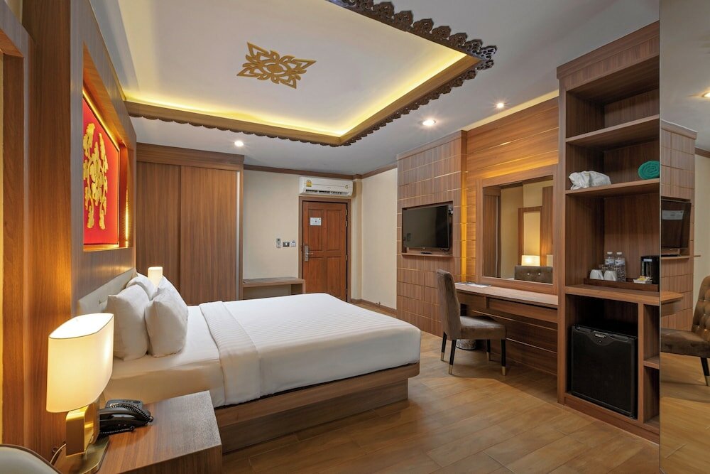 Deluxe Balcony Room