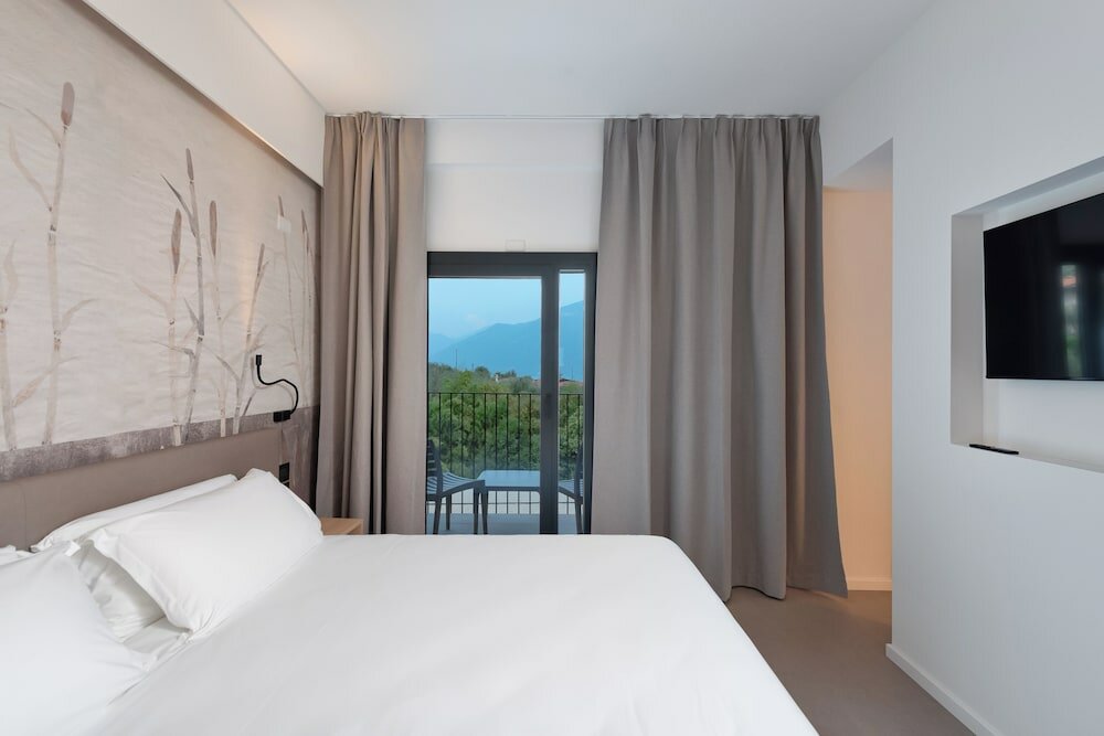 Junior Studio Suite, Lake View