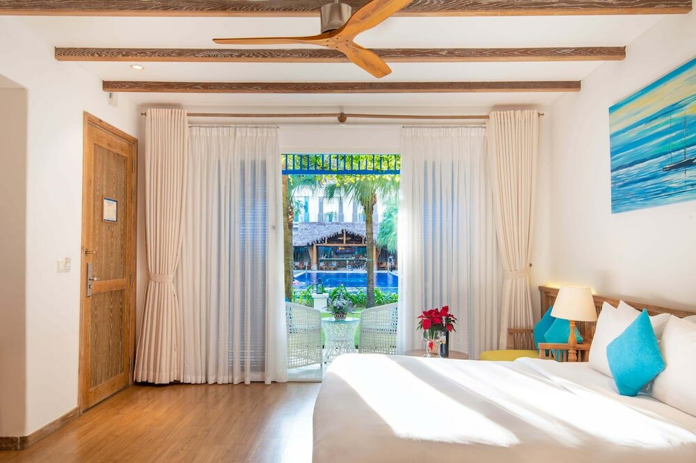 Junior Suite King Room, Terrace, Pool Side
