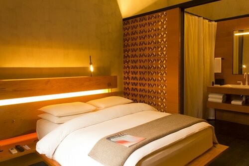 Номер, 1 двуспальная кровать «Кинг-сайз» (Colonial King (MI - KING)) в Downtown Beds